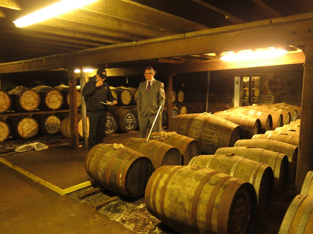 Warehouse tasting with Cadenhead´s Mark Watt in Springbanks 